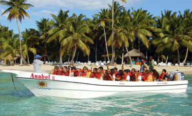 Isla Saona – Tour en Lancha y Catamarán