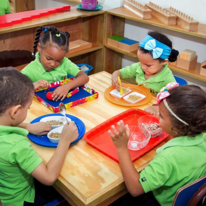 Clases en el Hogar del Niño