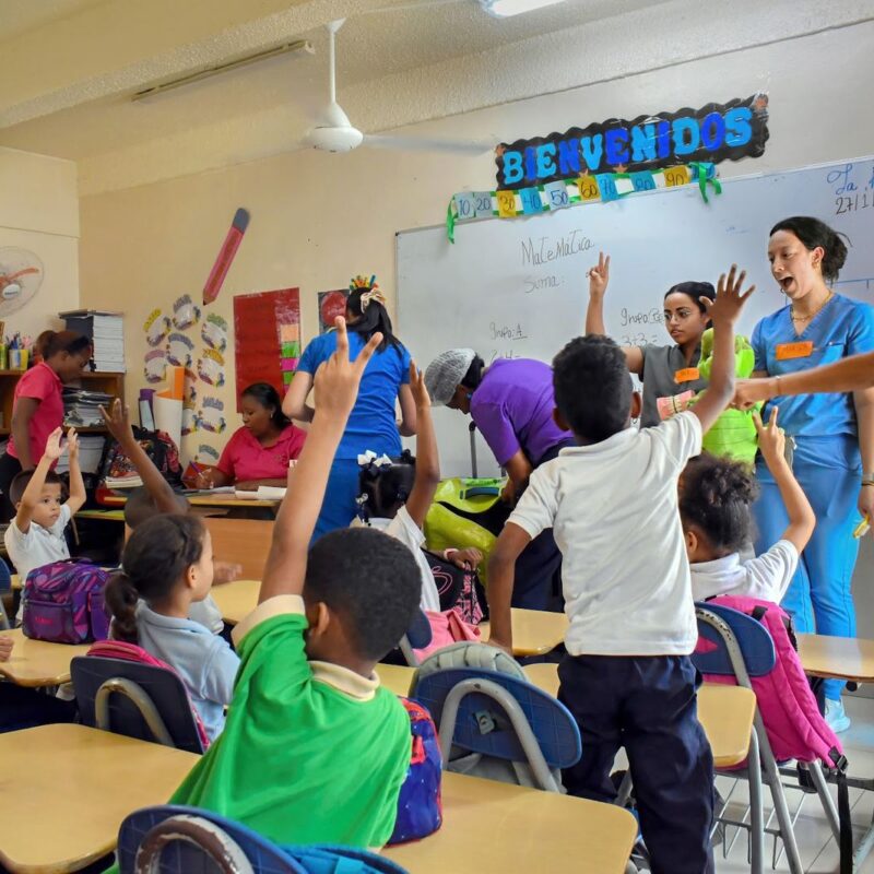 Clases en el Hogar del Niño