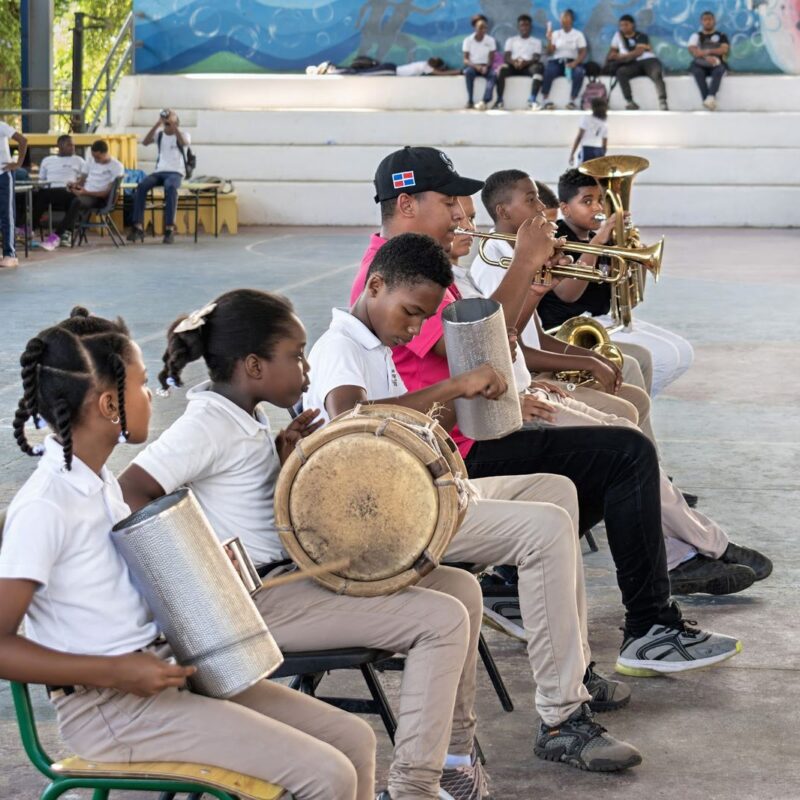 Clases de música en el Hogar del Niño