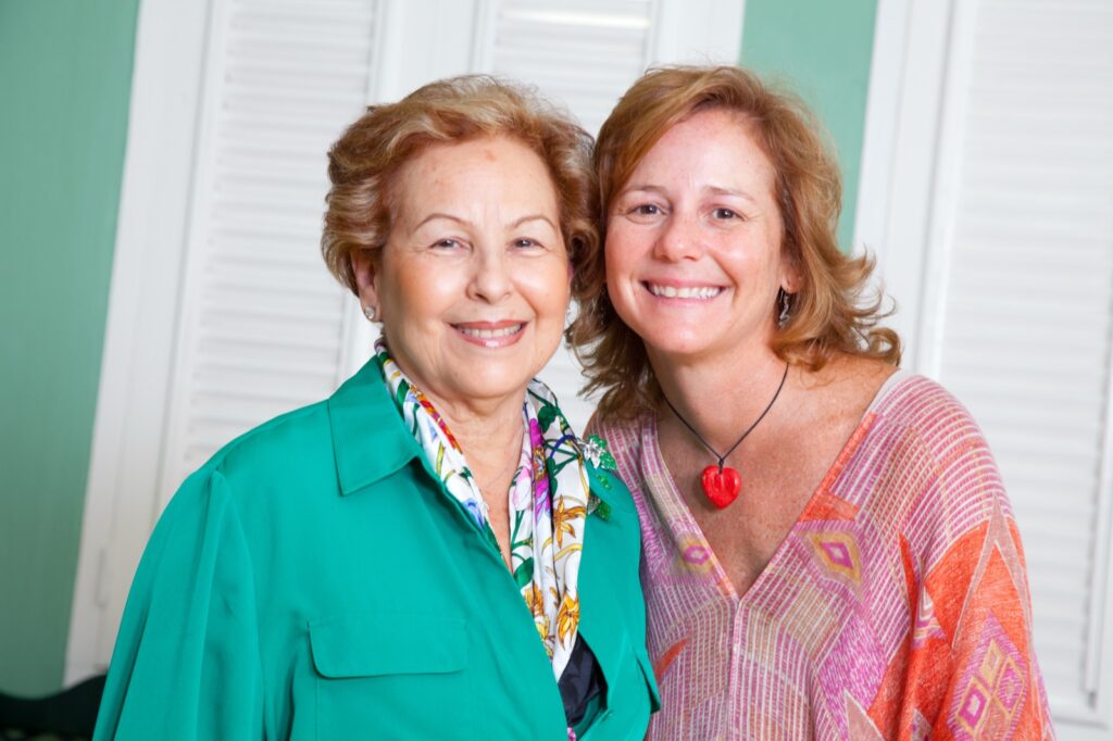 Xiomara Dájer de Menéndez, fundadora del PBO, junto a su hija Xiomara Menéndez Dájer
