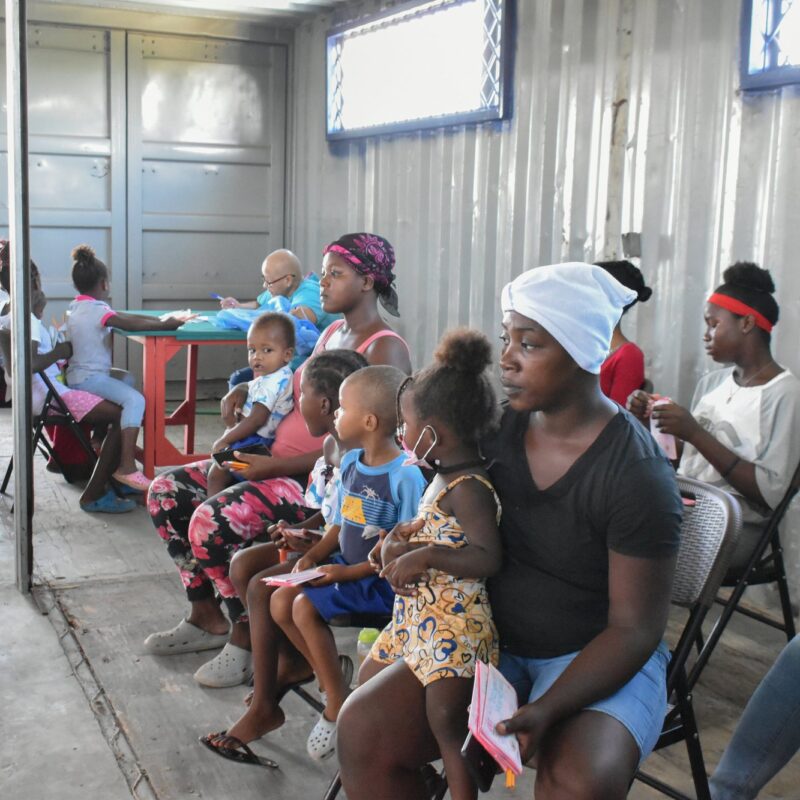 Familias atendidas en una jornada de asistencia comunitaria
