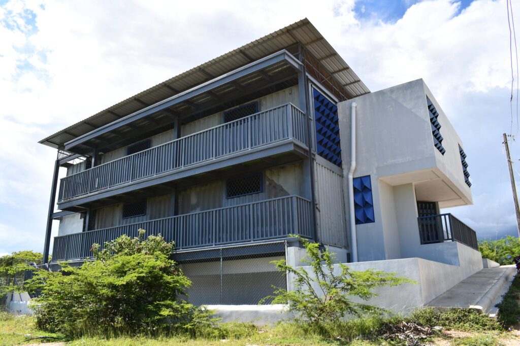 Edificio del Centro de transformación comunitaria Villa Hermosa by PBO