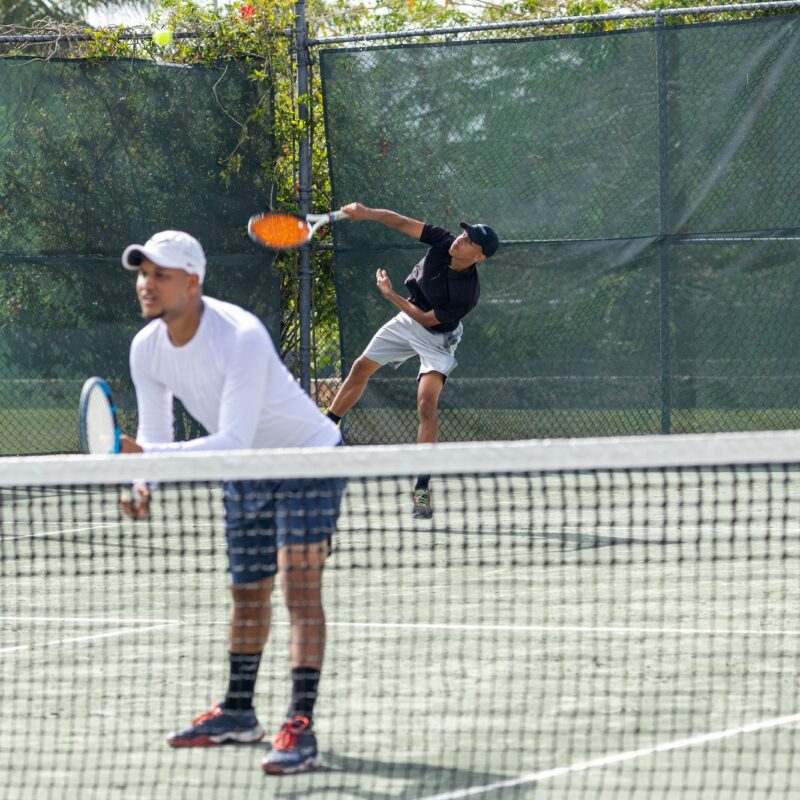 Jugadores junto al marcador del Torneo McDaniel